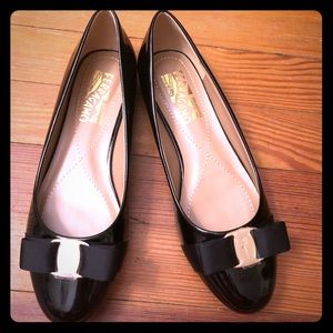 BRAND NEW Ferragamo Varina black patent flats